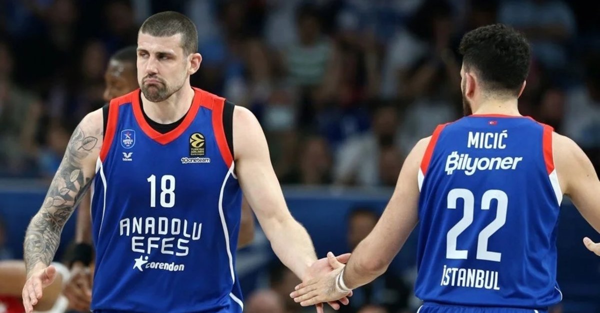 Anadolu Efes'ten 300. galibiyet! Valencia'ya ilk yenilgisini tattırdı!-1