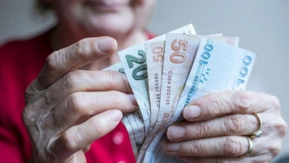 5-yil-erken-emeklilik-geliyor-peki-kimler-5-yil-erken-emekli-olacak (1)