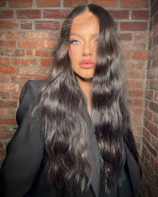 adriana-lima-tahtakurusu-istilasina-ugradi-yuzunun-son-halini-gorenler-inanamadi (3)