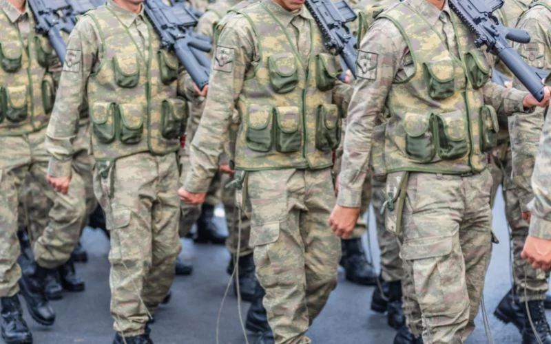 asker-kiyafetleri-ne-ise-yarar-asker-kiyafetleri-renkleri-neler-renklerin-onemi-ne-turk-ask (1)-1