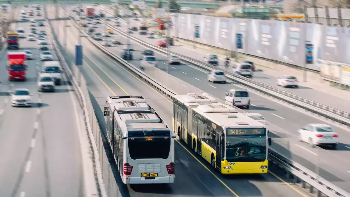bugun-istanbulda-toplu-tasima-ucretsiz-mi-6-ekim-istanbulun-kurtulus-gununde-otobus-metro-m (2)