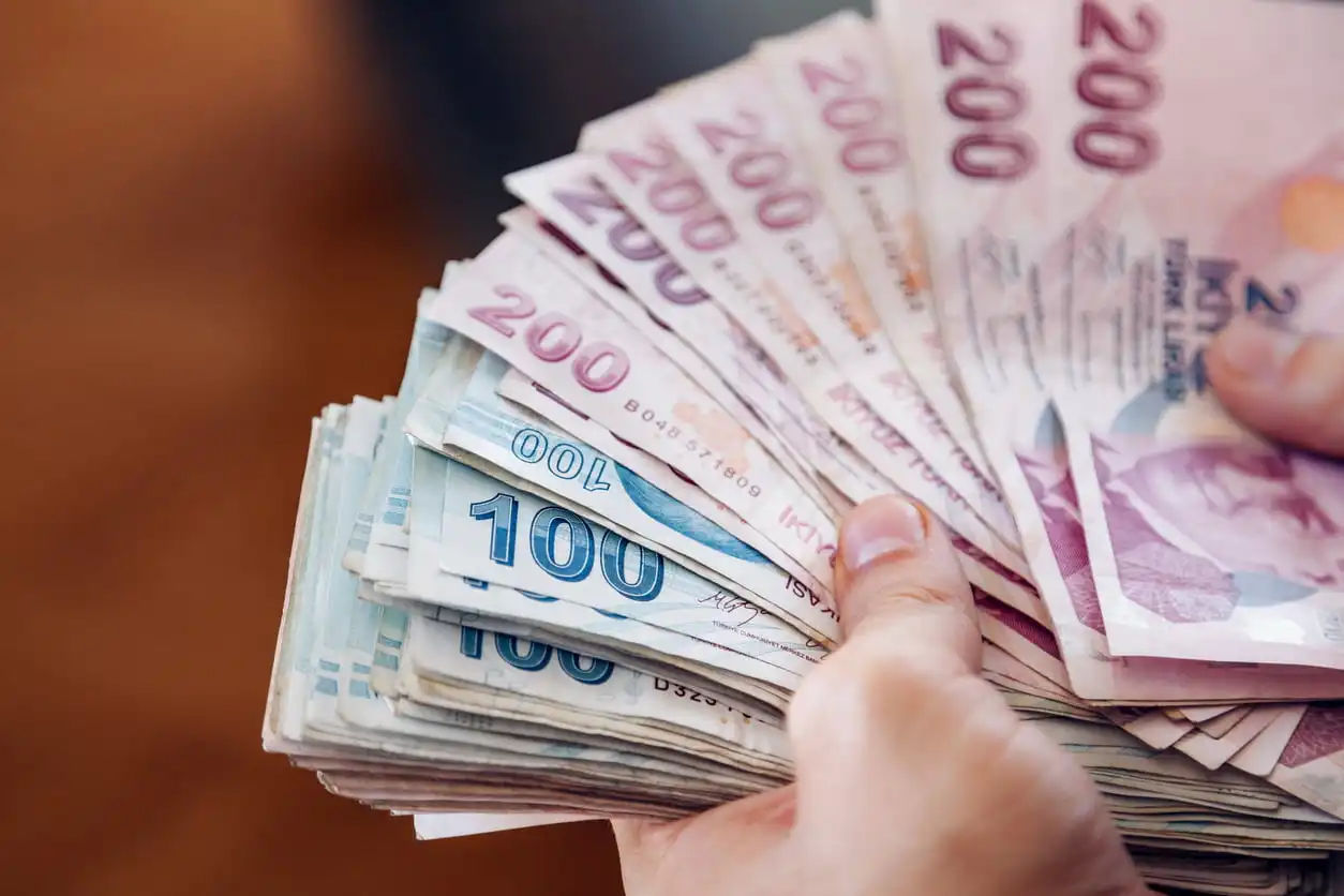 gece-resmi-gazetede-yayinlandi-emeklilere-65-bin-tlye-kadar-borc-kapatma-kredisi-iste-detay (1)