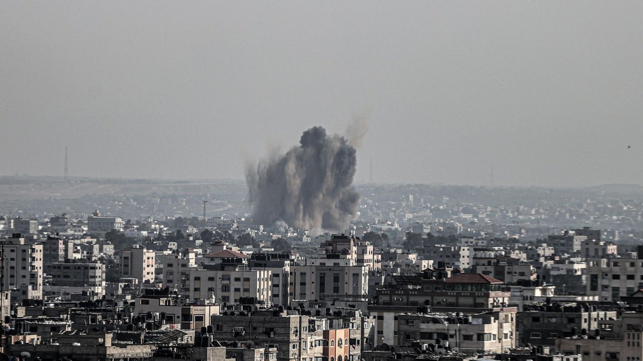 israil-gazze-hattinda-gerilim-gazze-seridinden-saldiri-bir-israilli-oldu-15-kisi-yaralandi-1