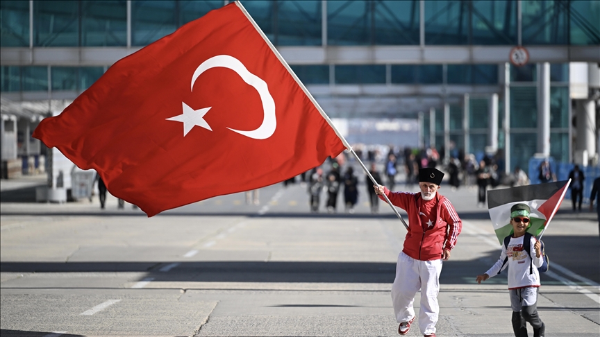 Milyonlarca kişi Gazze için tek yürek oldu AK Parti'nin 'Büyük Filistin Mitingi' İstanbul'da başladı! (4)-1