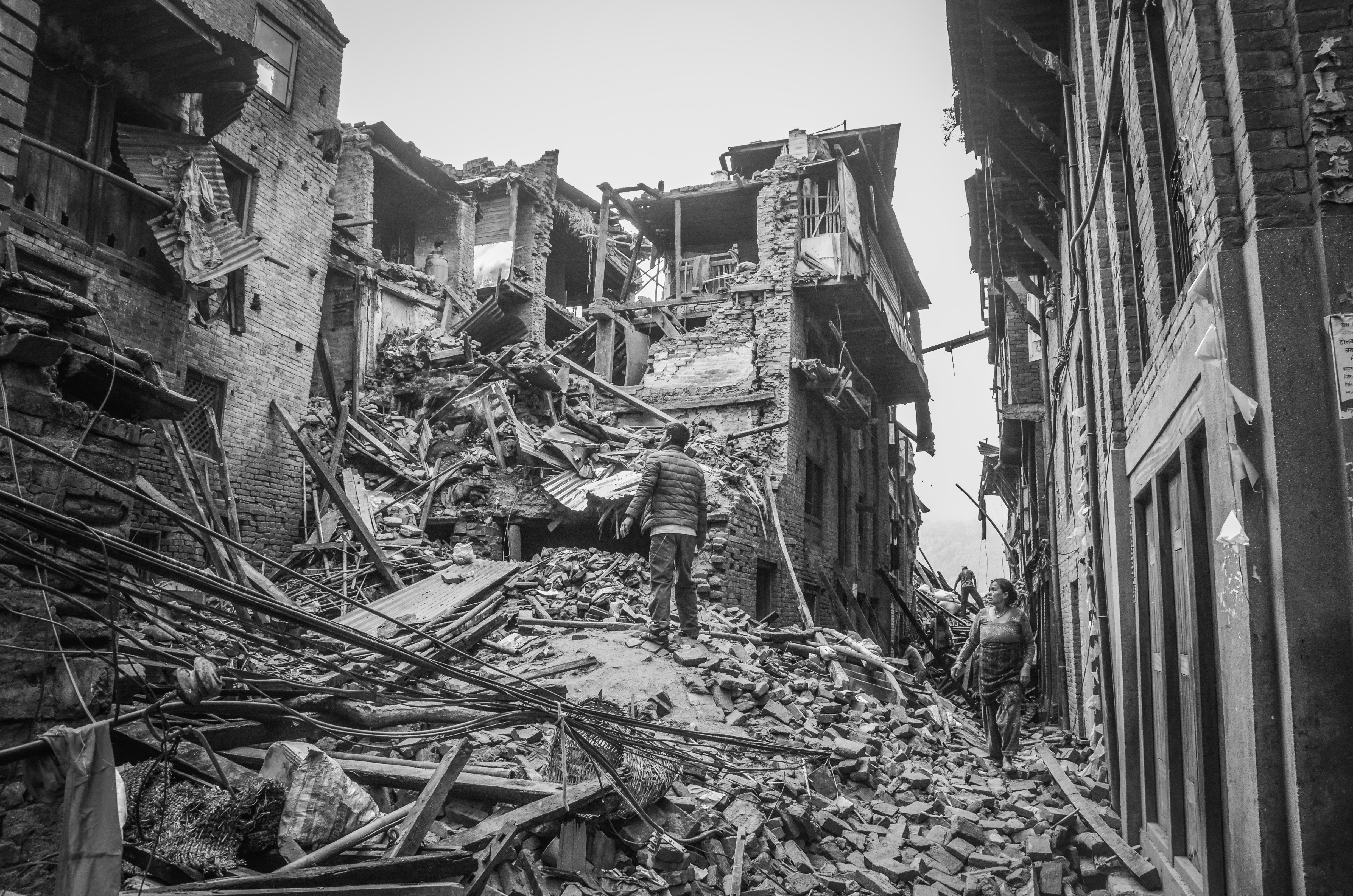 İzmir'in Tire ilçesinde korkutan deprem! İzmir'de deprem mi oldu?  25 Ekim İzmir depremi son dakika...