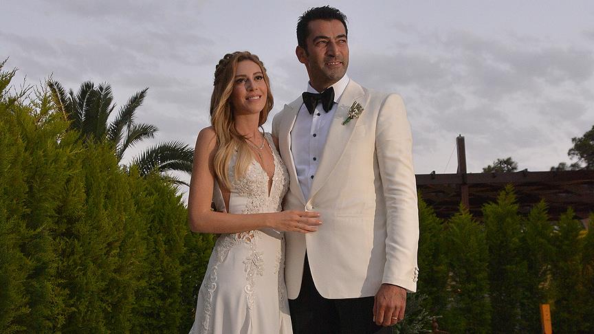 sinem-kobal-ve-kenan-imirzalioglundan-ilk-aile-pozu