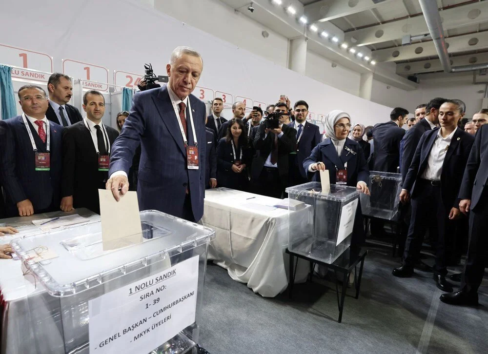 tek-aday-erdogan-yeniden-akp-genel-baskani-secildi-1