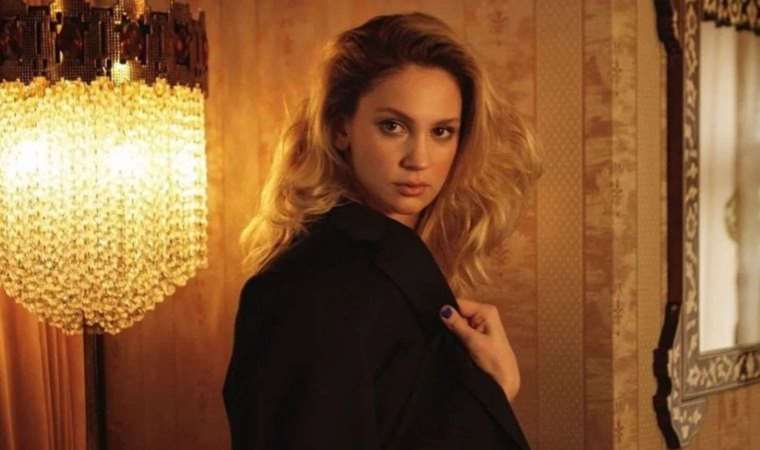 venedik-film-festivalinde-en-iyi-kadin-basrol-oyuncu-odulu-farah-zeynep-abdullaha-1