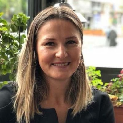 chp-ydk-uyesi-aysemin-gulmez-kimdir-aysemin-gulmez-kac-yasinda-nereli-evli-mi (2)