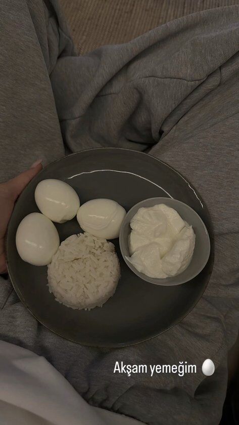 Yasemin Özilhan diyeti nedir Yasemin Özilhan nasıl besleniyor Yasemin Özilhan bir günde neler yiyor (2)