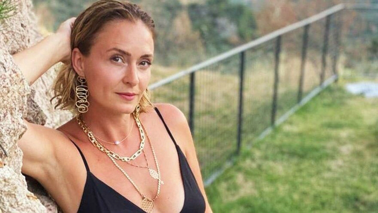 Ceyda Düvenci Kimdir Ceyda Düvenci Boşandı Mı