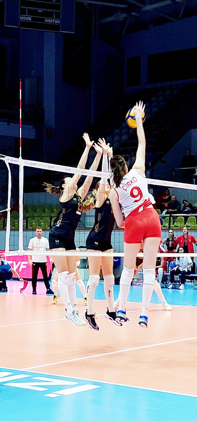 Aras Kargo Göztepe Maçından Kare