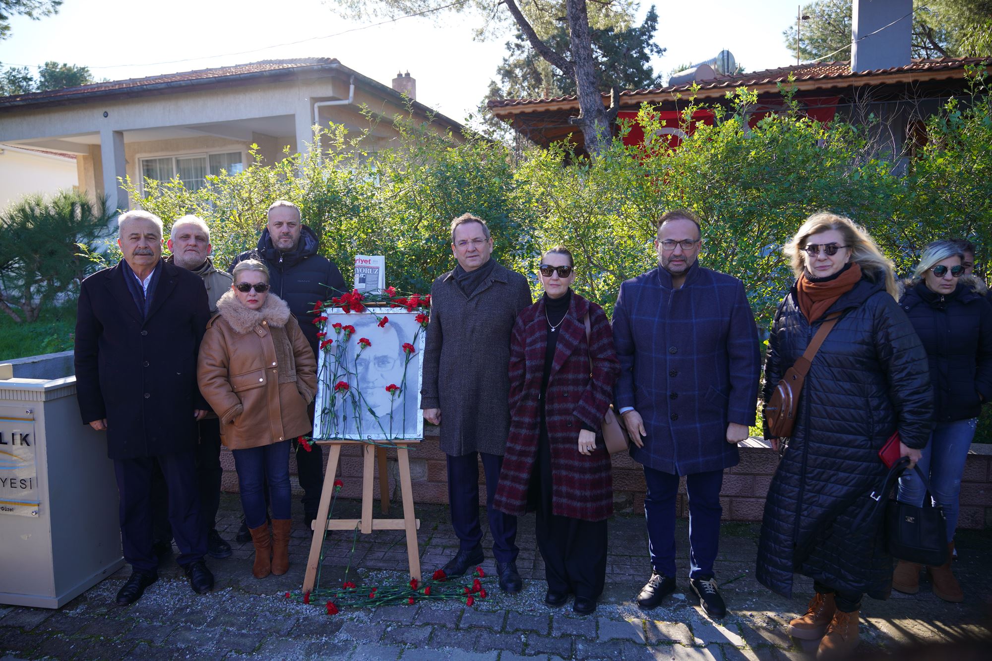 Uğur Mumcu Ayvalik’taki̇ Evi̇ni̇n Önünde Anildi (8)