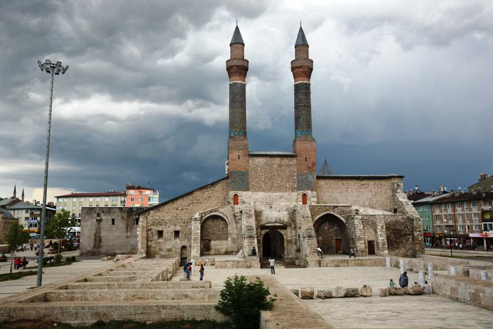 Cifte Minareli Medrese (3)