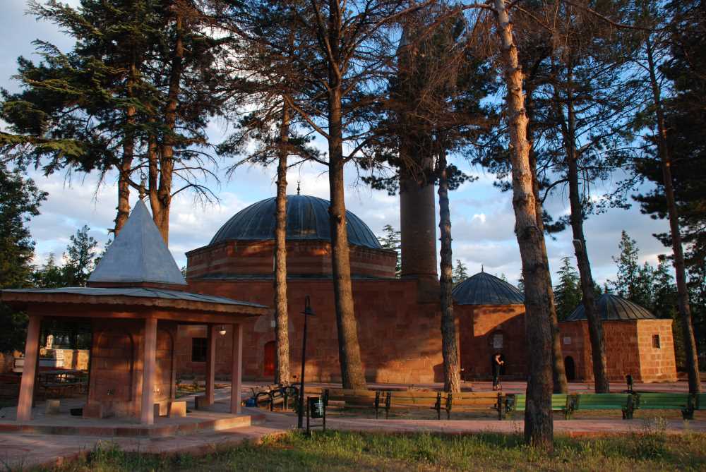 Hasandede Camii Ve Türbesi