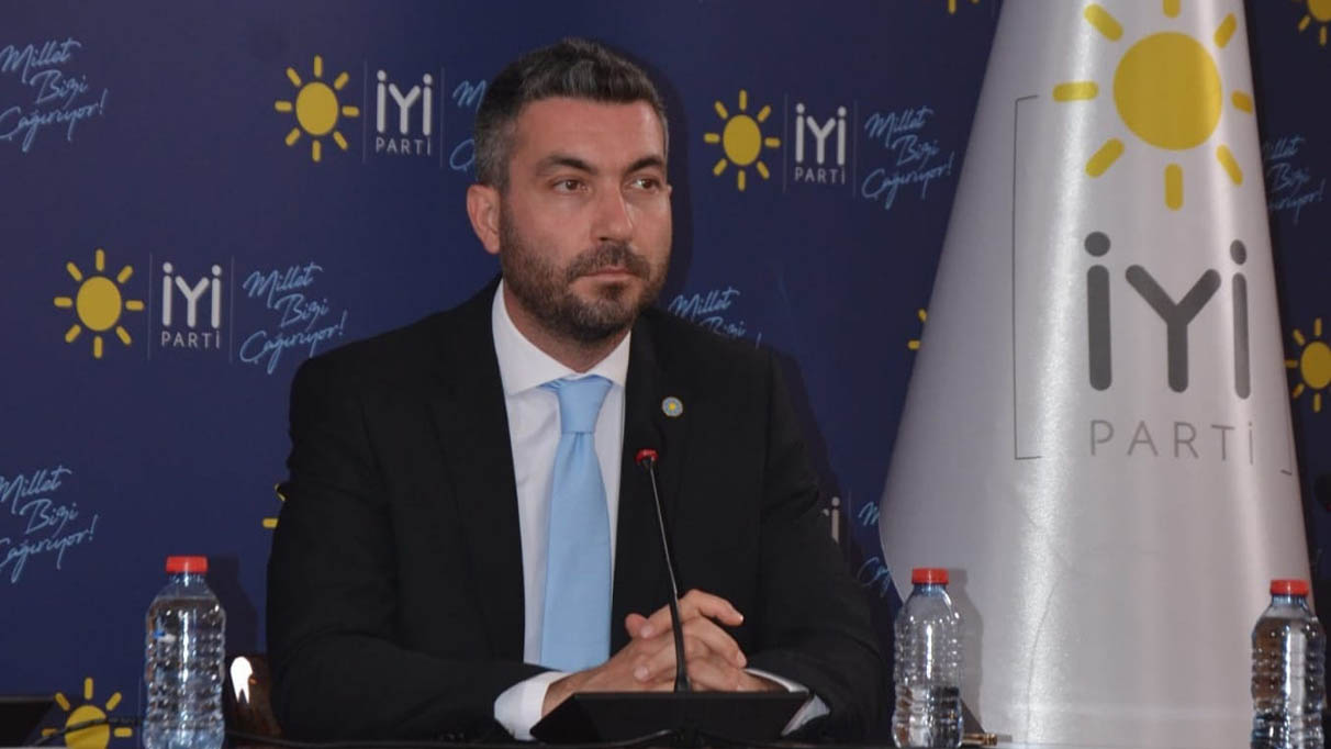 İyi̇ Parti Yunusemre Belediye Başkan Adayı Tufan Akan Kimdir-1