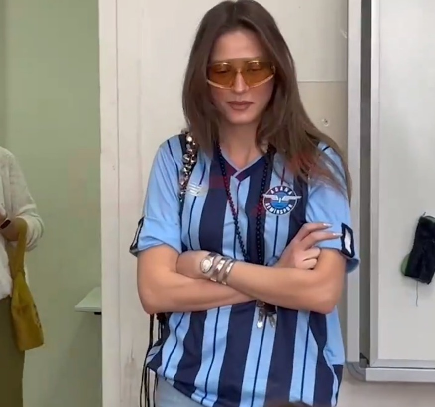 Serenay Sarikaya Kimdir767676