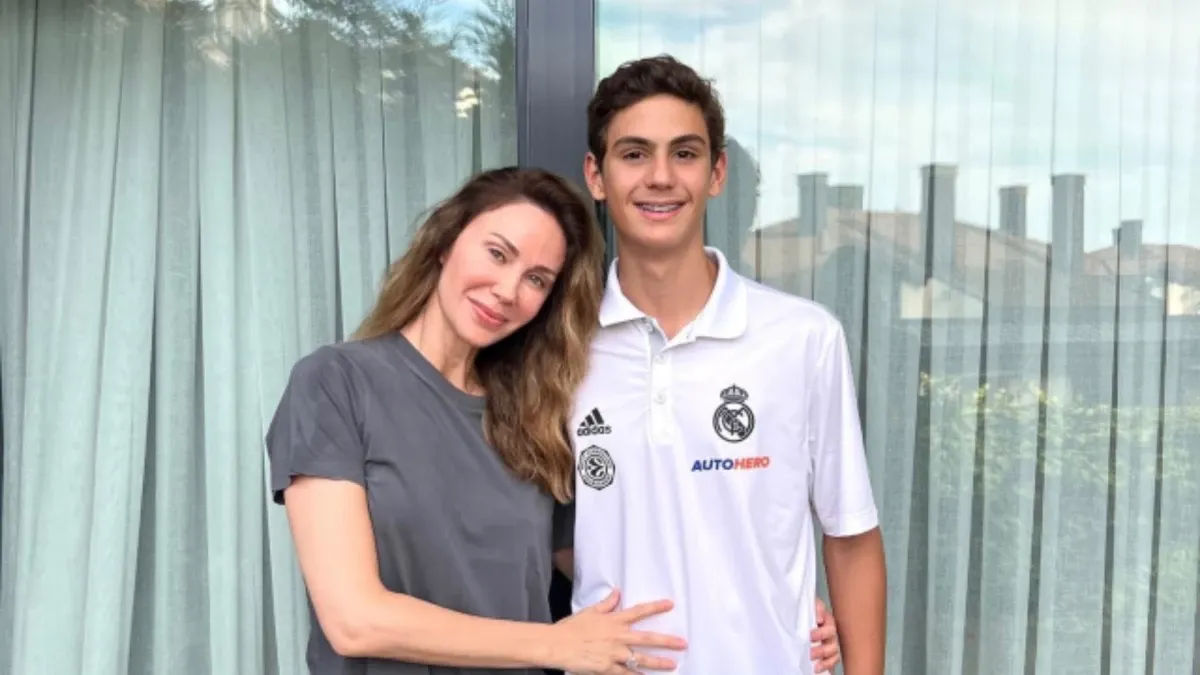 Demet Sener Ibrahim Kutluay Kac Cocugu Var Demet Sener Kac Yil Evli Kaldi (1)