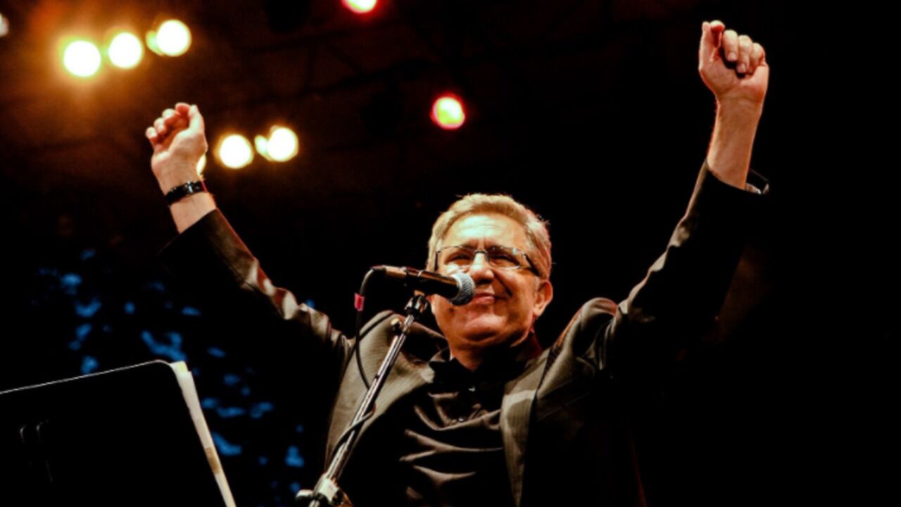 Zülfü Livaneli Hangi Cezaevinde Yattı Zülfü Livaneli Neden Sürgün Edildi