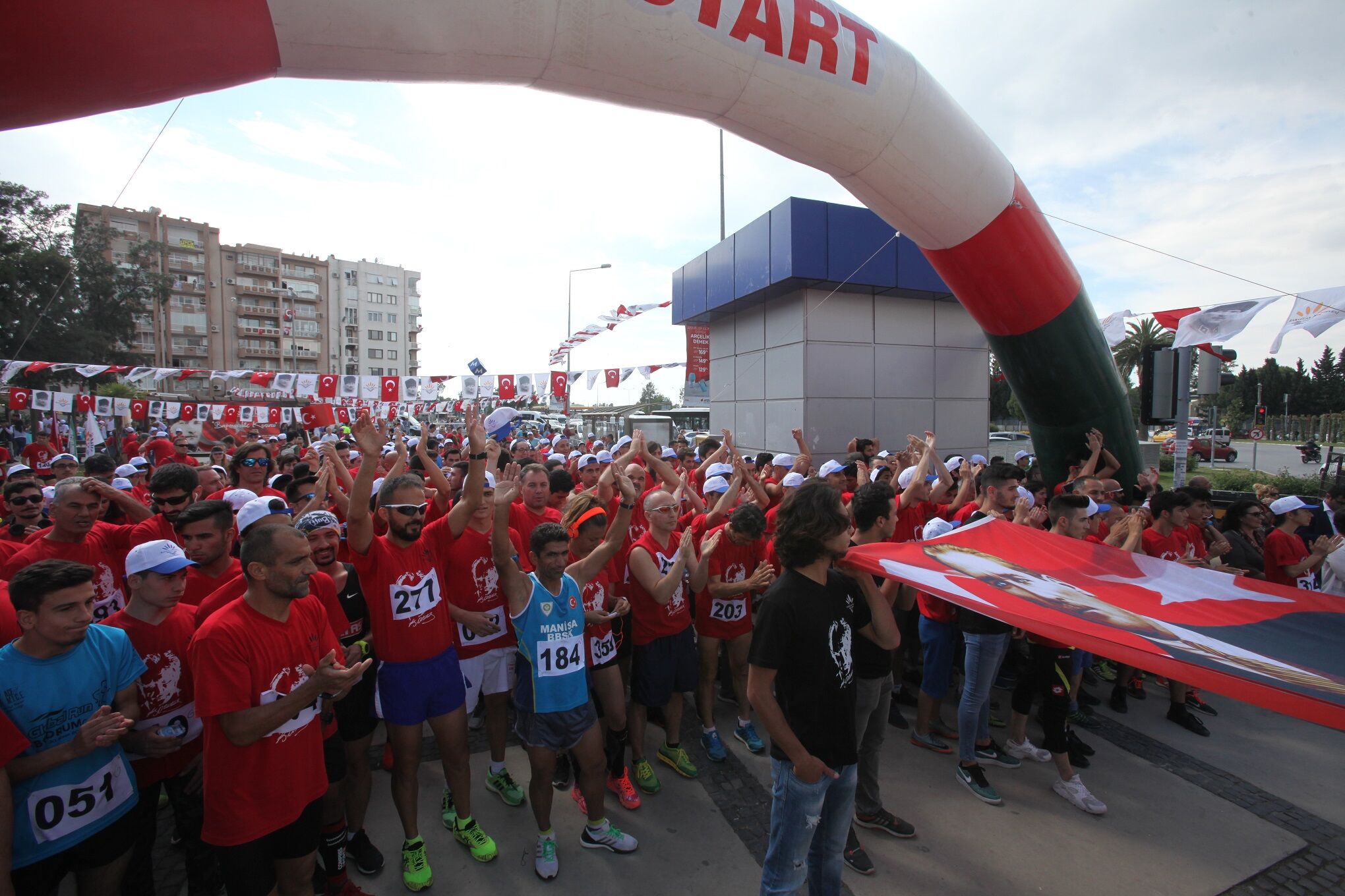 19 Mayis Yol Kosusu Yarin Izmirde Basliyor Ek Seferler Ulasim Oduller (3)