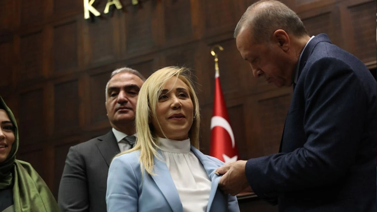 Ak Parti Antalya Milletvekili Tuba Vural Cokal Kimdir (2)