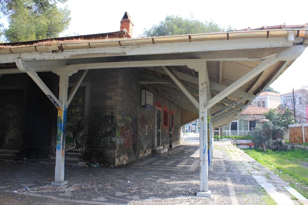 Buca Tren İstasyonu