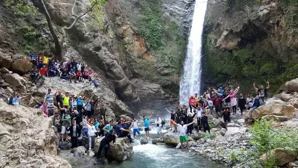 Karaçay Şelalesi Ve Mesire Alanı