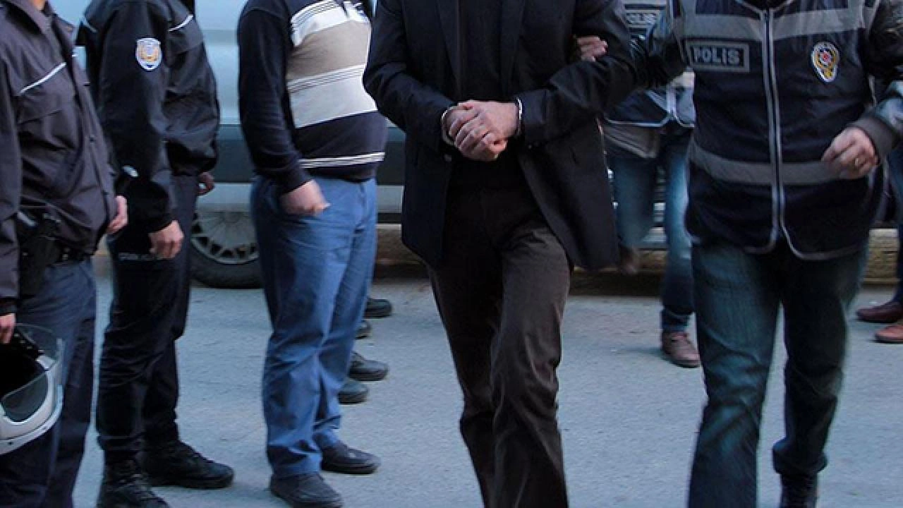 Suc Orgutu Lideri Batuhan Tok Kimdir Kertenkele Cetesi Cokertildi Mi