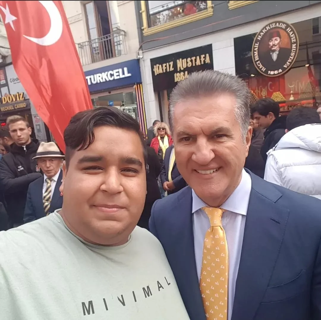 Tiryakinim Sarkisini Yorumlayan Eren Karayilan Kimdir (6)