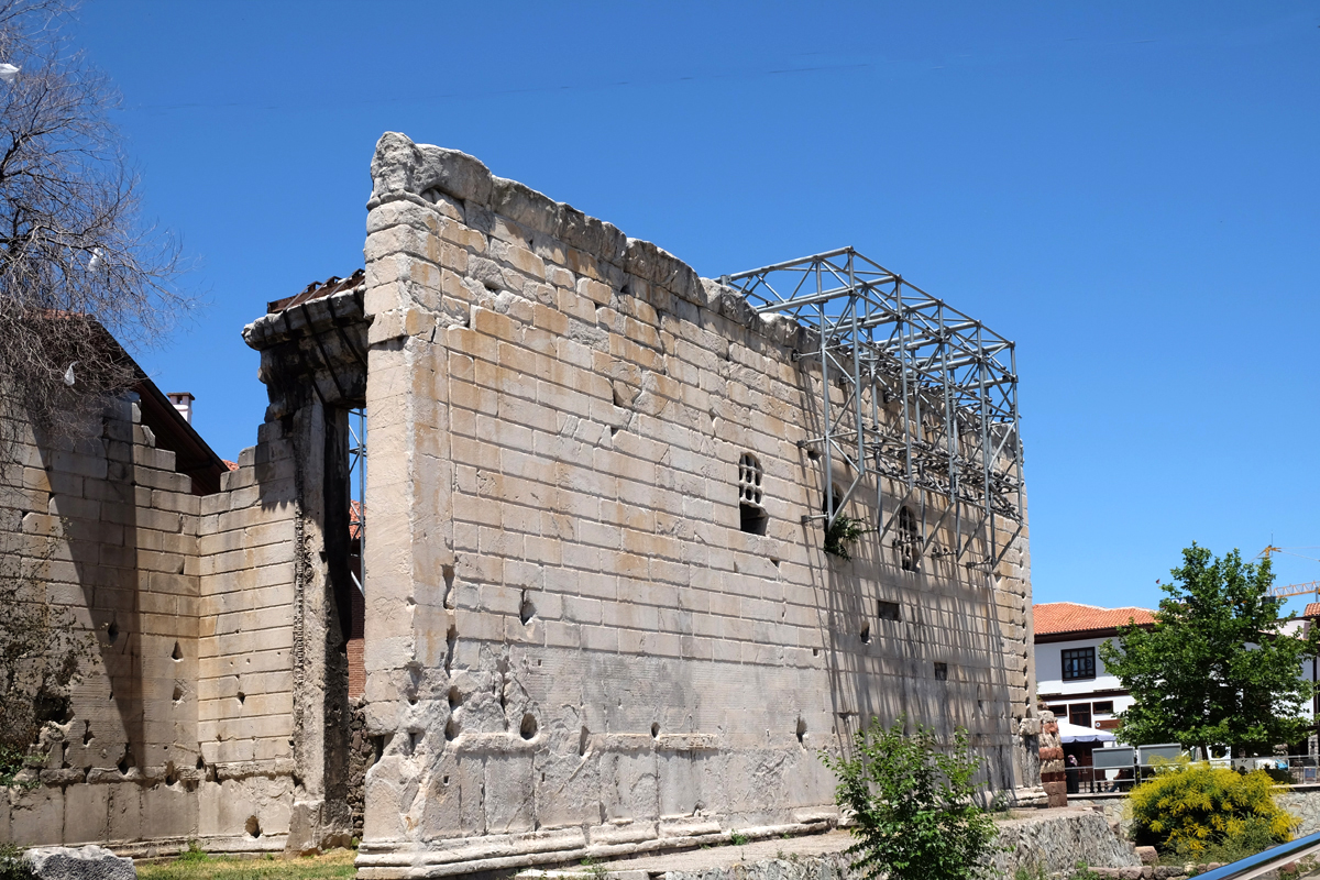 Augustus Tapınağı
