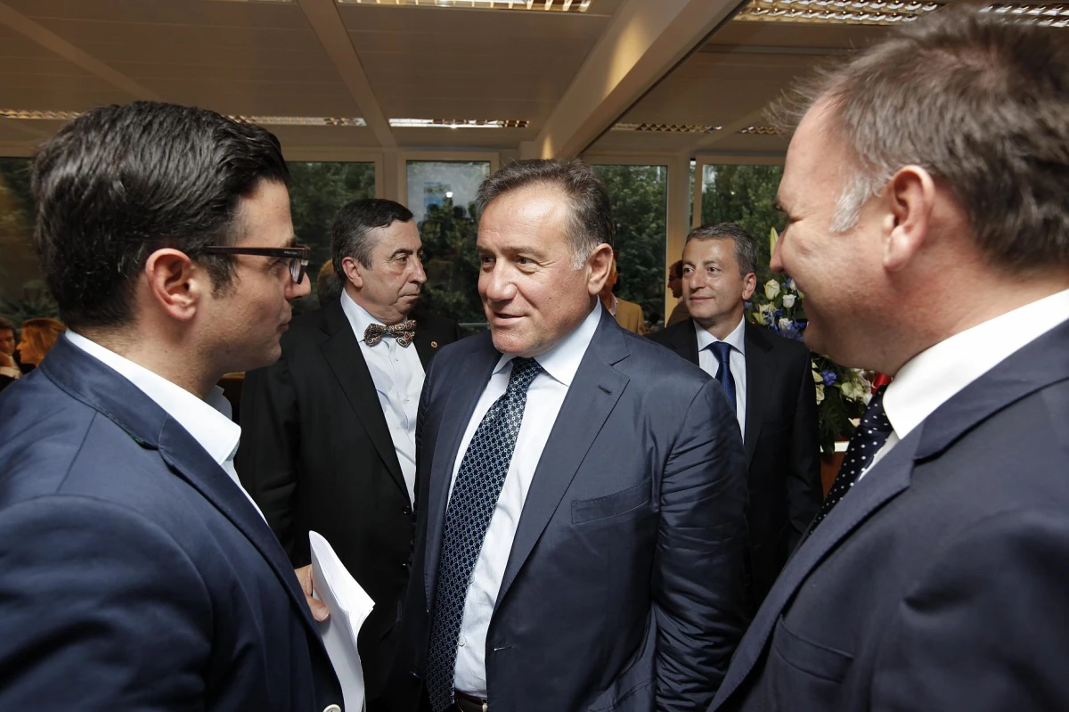Bahcesehir Kolejini Kim Satin Aldi Enver Yucel Kimdir4