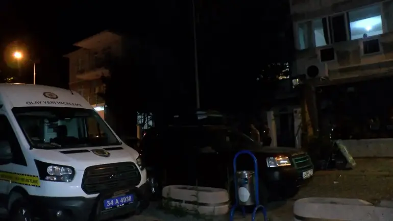 Buyukcekmecede Kar Maskeli Kisiler Dehset Sacti 1 Olu 1