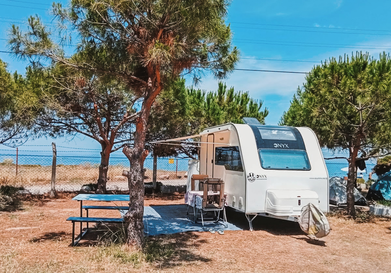 Deniz Cadir Kamp Karavan Kamp Alani