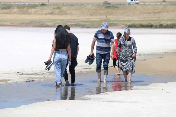 Dogal Sifa Kaynagi Tuz Golu Turistlerin Yeni Gozdesi (1)-1