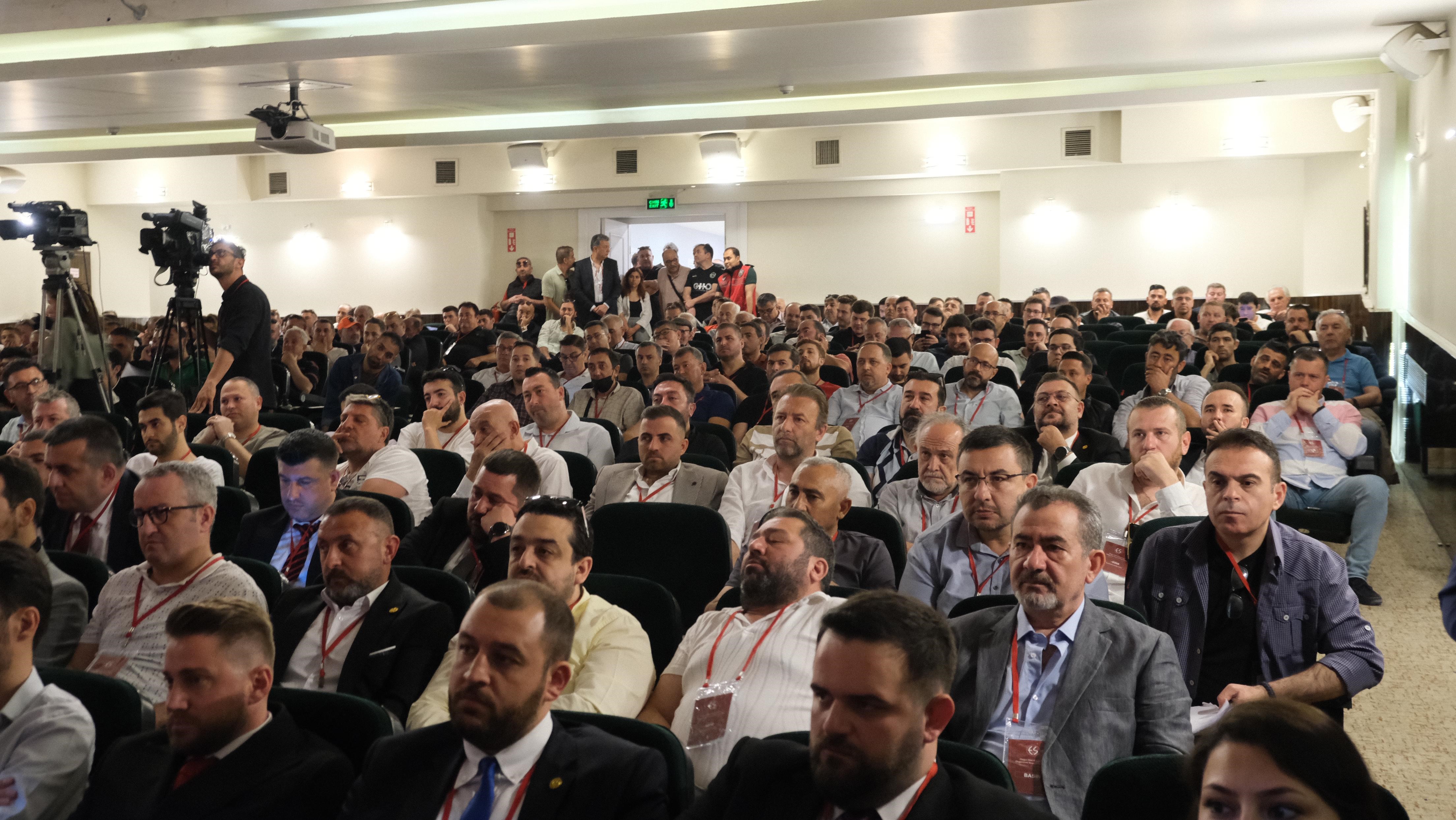 Eskisehirsporun Yeni Baskani Ulas Entok Oldu (2)