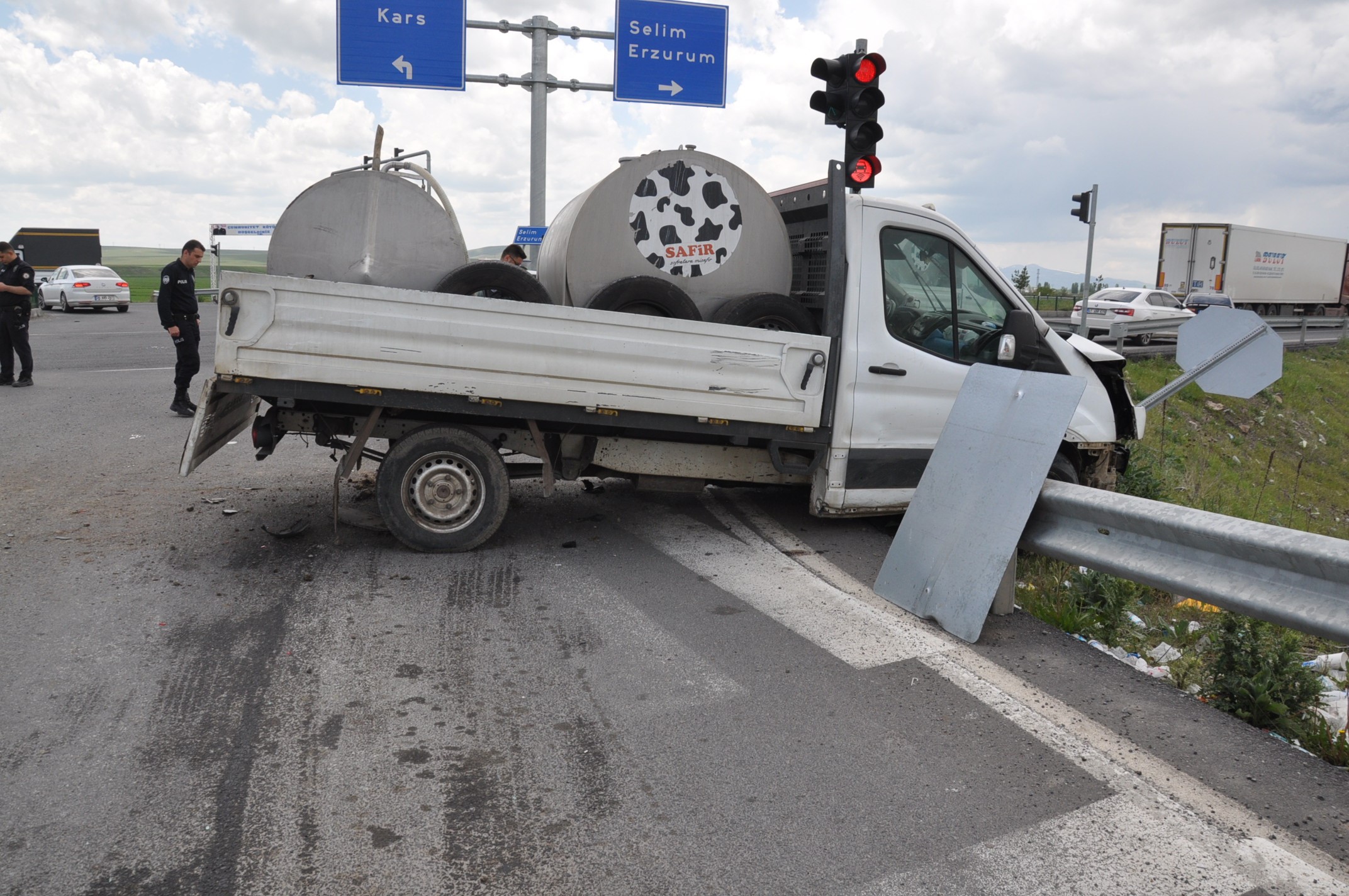 Karsta Korkutan Kaza 4 Kisi Yaralandi (3)