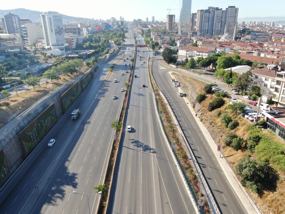 Kurban Bayraminin Ilk Gununde Istanbulda Yollar Bos Kaldi (2)