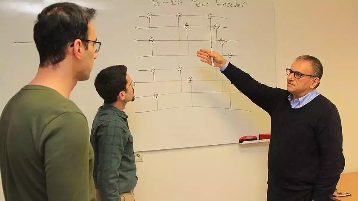 Prof Dr Erdal Arikan Kimdir Nereli Kac Yasinda1