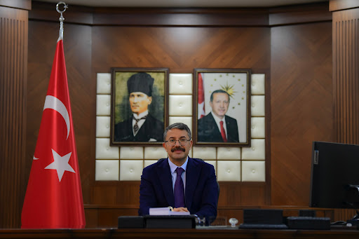 Efes Antik Kenti'nde skandal Genç kız tarihi kalıntılar üzerinde aans etti!-1