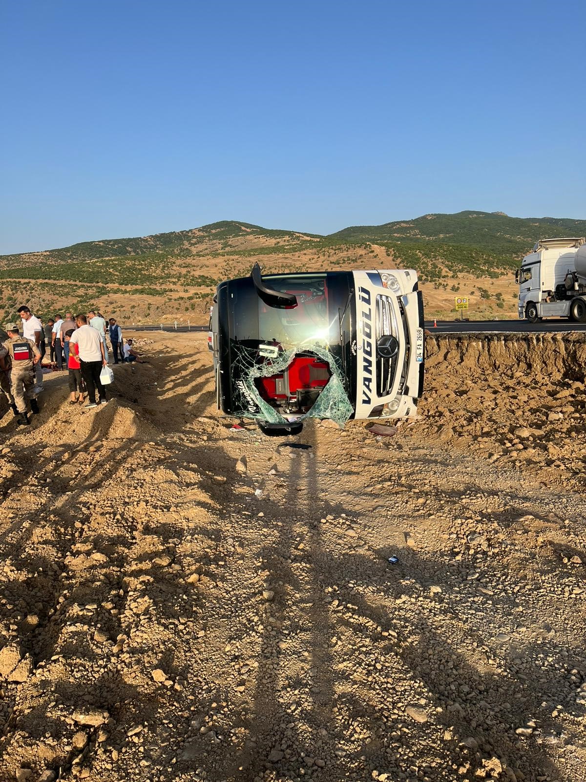 Bingolde Yolcu Otobusu Devrildi 14 Yarali (1)