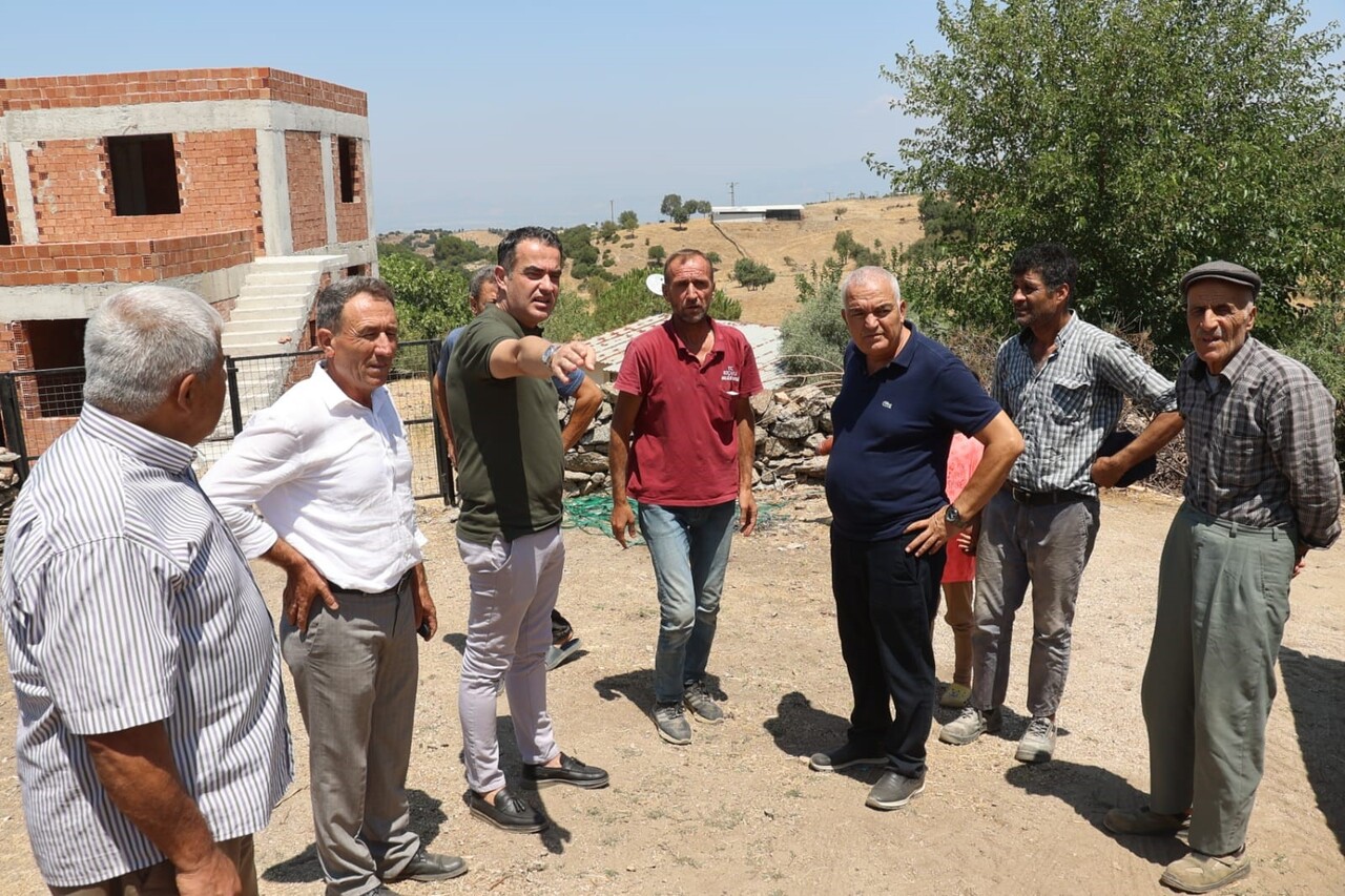 Kocarli Belediye Baskani Arici Calismalari Yerinde Takip Ediyor 1