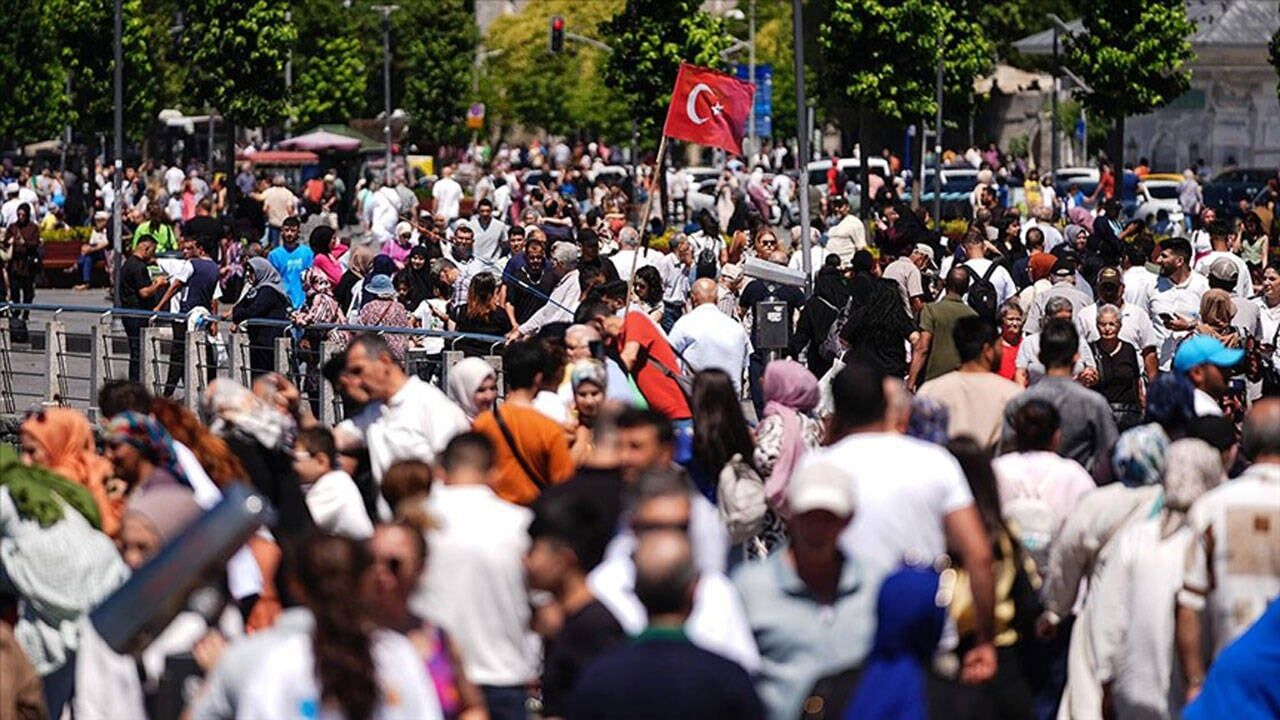 Nüfusta dramatik düşüş! Türkiye 2100'de 50 milyonun altına düşebilir!