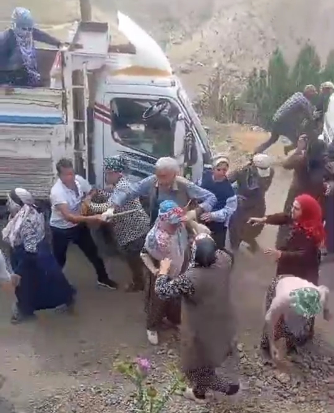 Van Başkale'de Yayla Arazisi Anlaşmazlığı Şiddete Döndü 3 Yaralı (4)