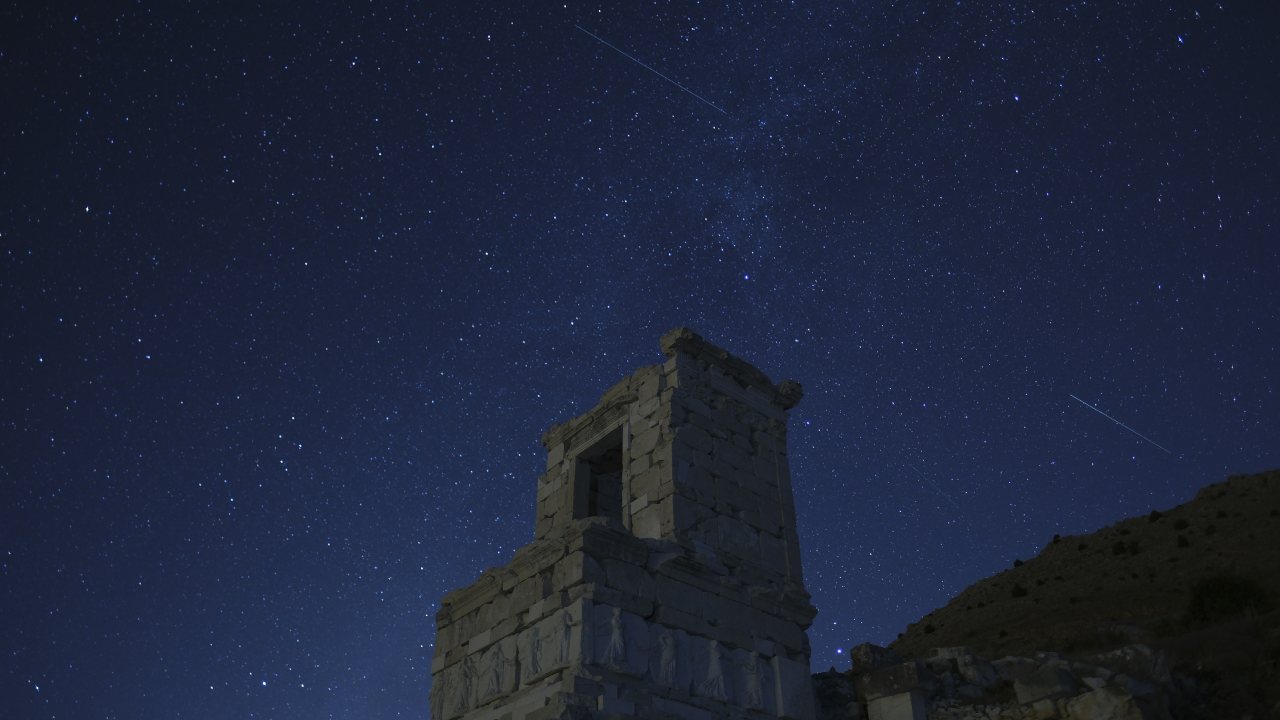 Burdurda Perseid Meteor Yagmuru Antik Sagalassosta Tarihi Anlar Yaratiyor (3)