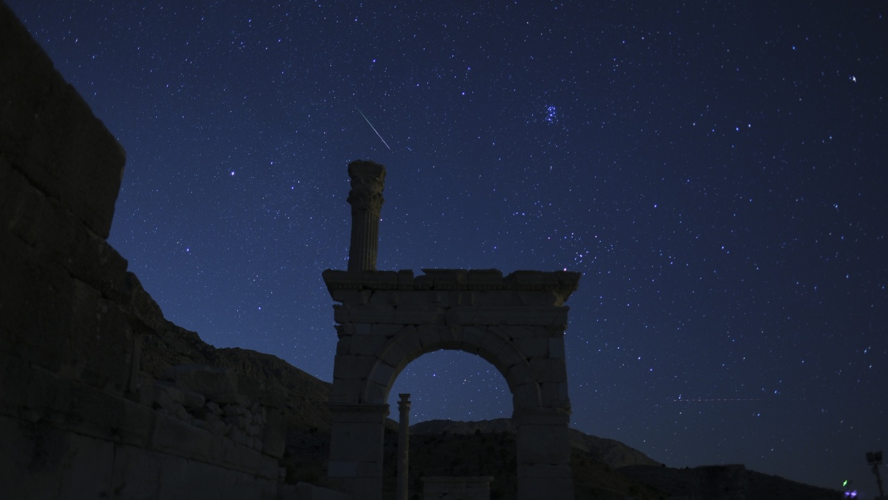 Burdurda Perseid Meteor Yagmuru Antik Sagalassosta Tarihi Anlar Yaratiyor (4)