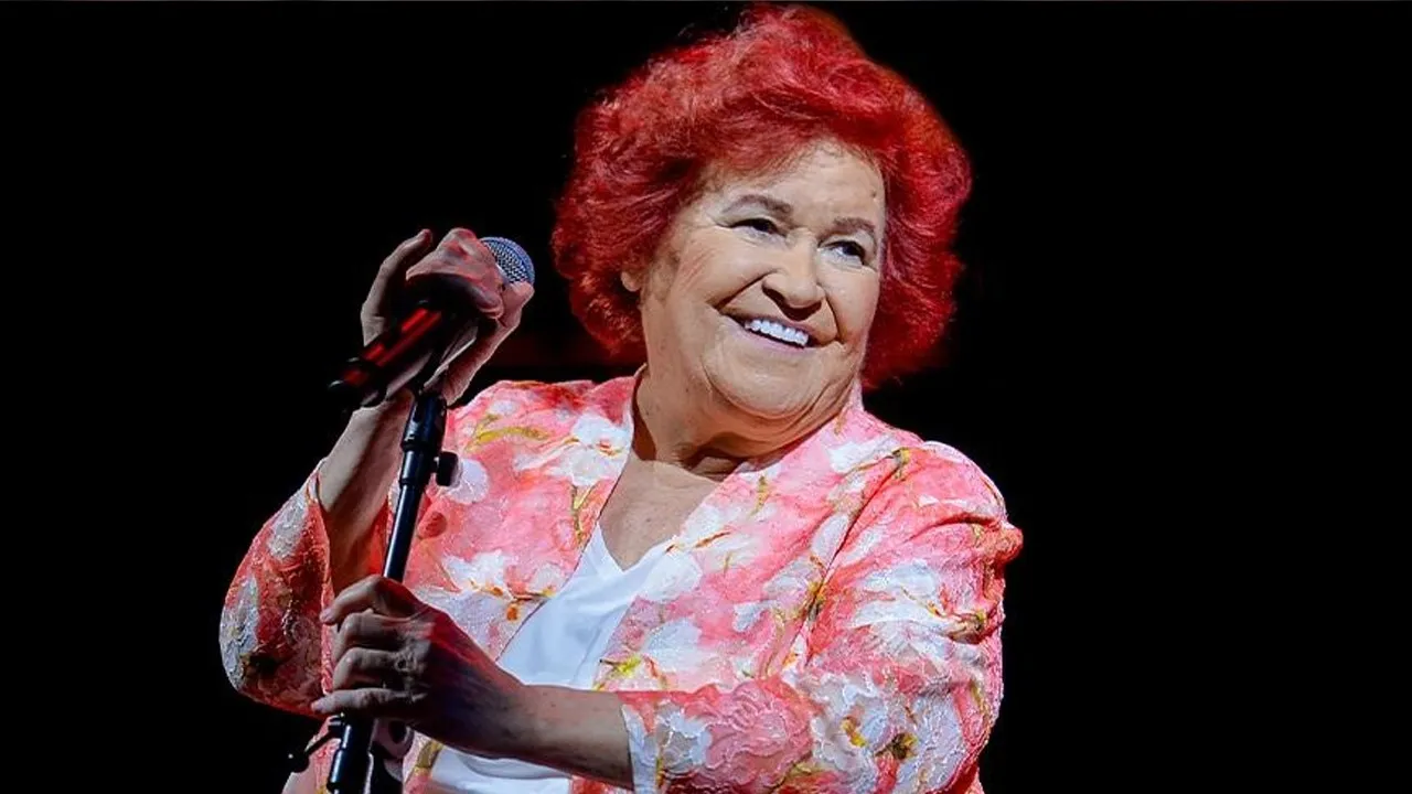 Usta Sanatci Selda Bagcan Vakif Kurdu
