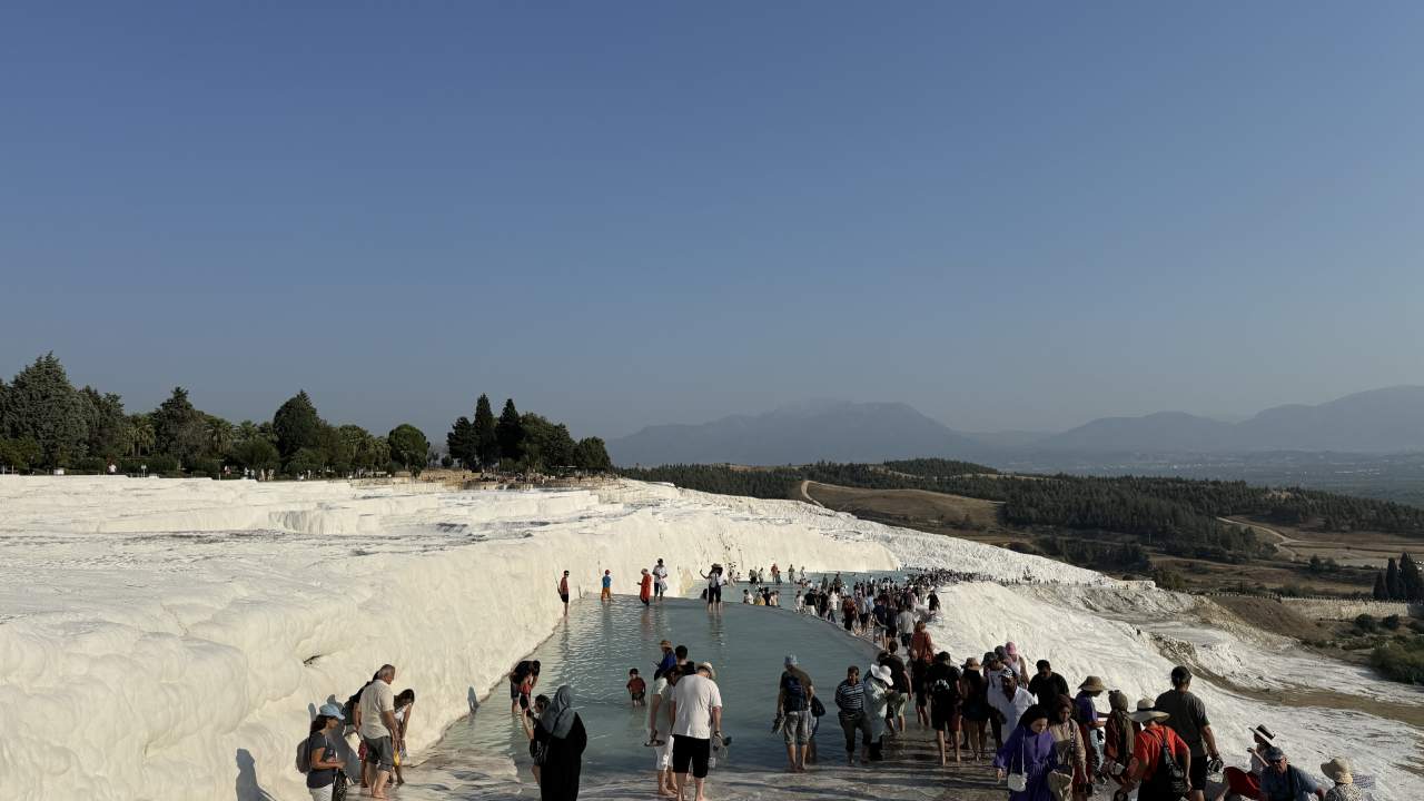 Pamukkale Ara Tatilde Ziyaretci Akinina Ugruyor