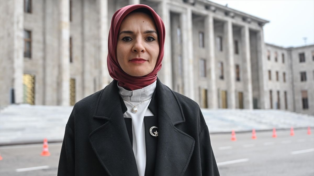 Bakan Goktas Sosyal Medya Kullanimina 16 Yas Siniri Onerisi