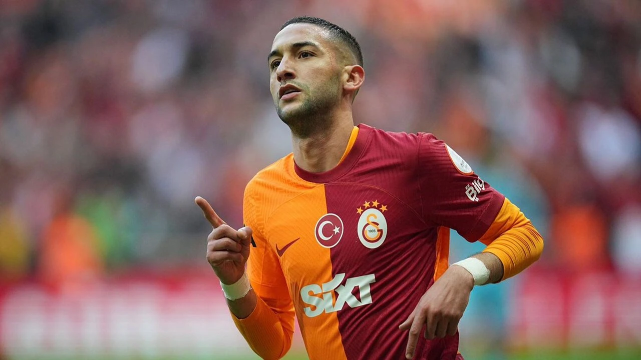 Galatasarayda Beklenmedik Ayrilik Hakim Ziyech Kadro Disi Kaldi (1)