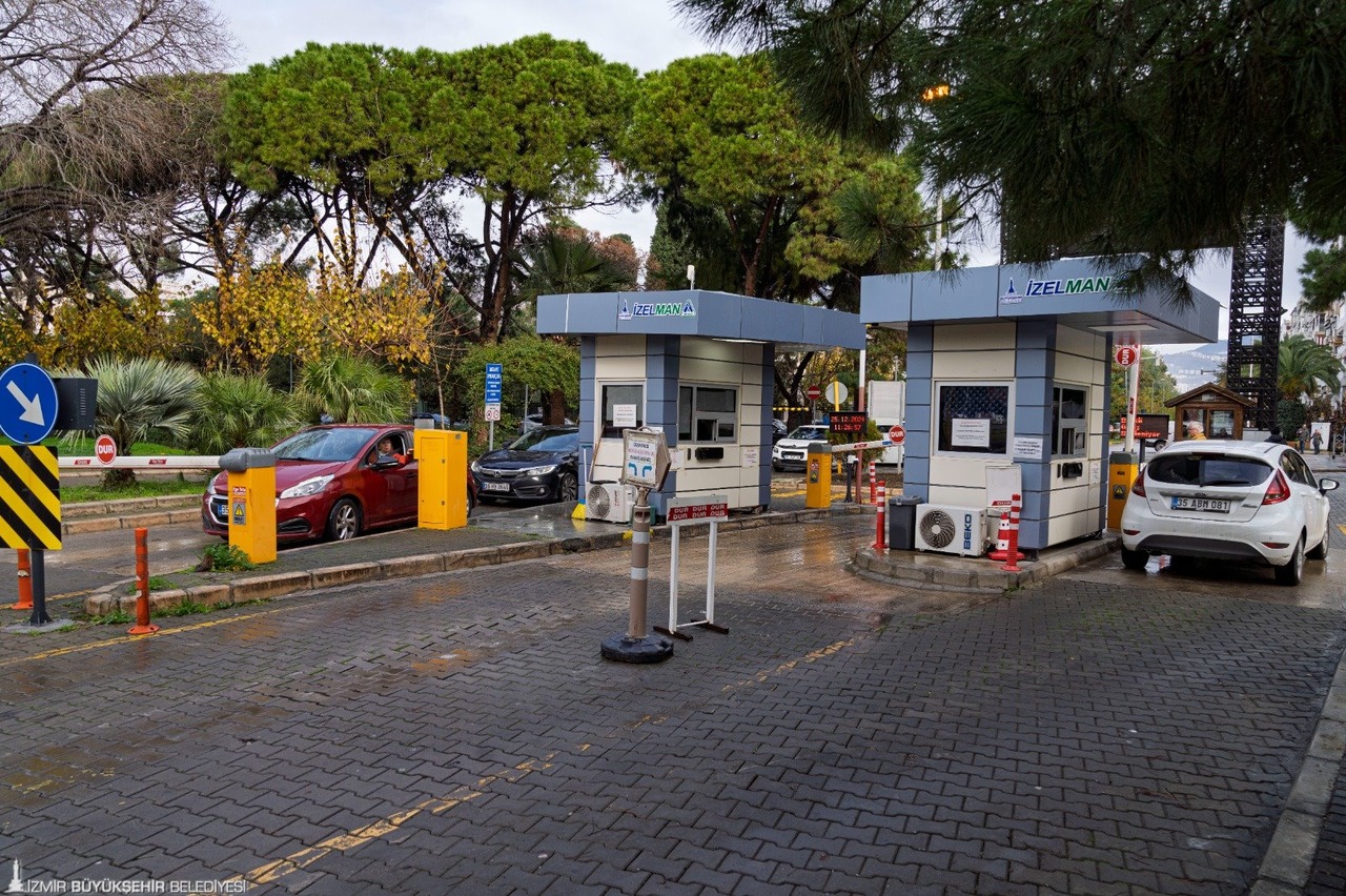 Izmirde Izelman Otoparkina Zam Gelecek Mi